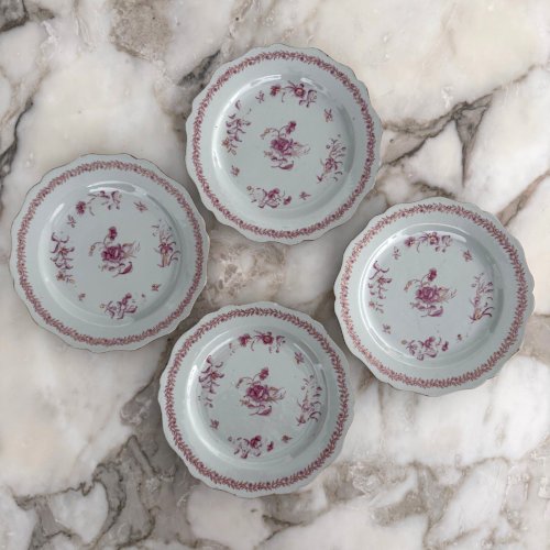 Suite de 4 assiettes en porcelaine Compagnie des Indes XVIIIe M4024