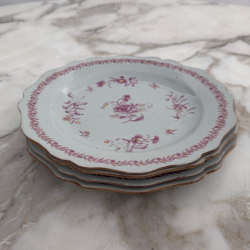 Suite de 4 assiettes en porcelaine Compagnie des Indes XVIIIe M4024