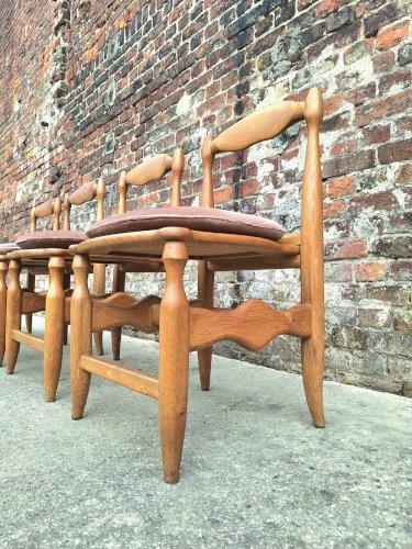 Suite de 4 chaises Guillerme et Chambron modèle Charlotte, sièges vintage