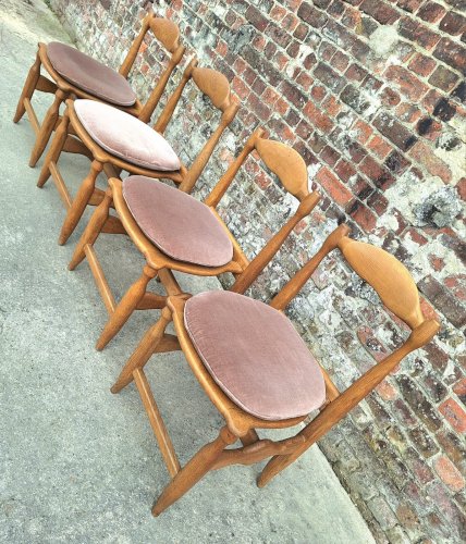 Suite de 4 chaises Guillerme et Chambron modèle Charlotte, sièges vintage
