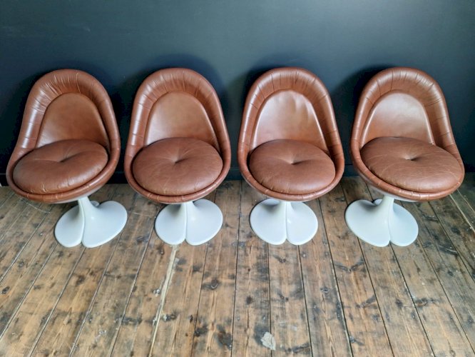 Suite de 4 fauteuils vintage Christian Adam modèle trèfle, meubles sièges design