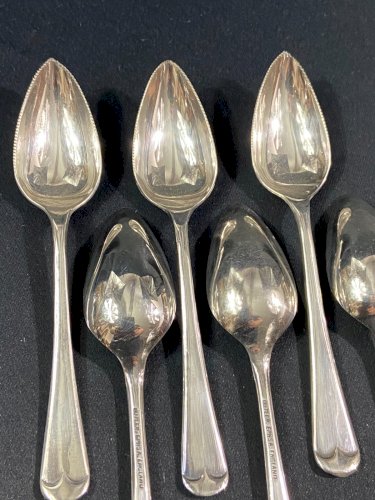 Suite de 6 cuillères à oursins coquillages & fruits de mer métal argenté anglais