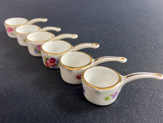 Suite De 6 Sartenes Miniatura Porcelana Restaurantes Lasserre Av F. D. Roosevelt