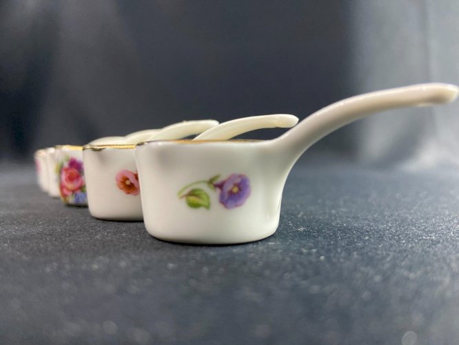 Suite De 6 Sartenes Miniatura Porcelana Restaurantes Lasserre Av F. D. Roosevelt