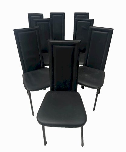 Suite de huit chaises design en cuir noir XX siècle