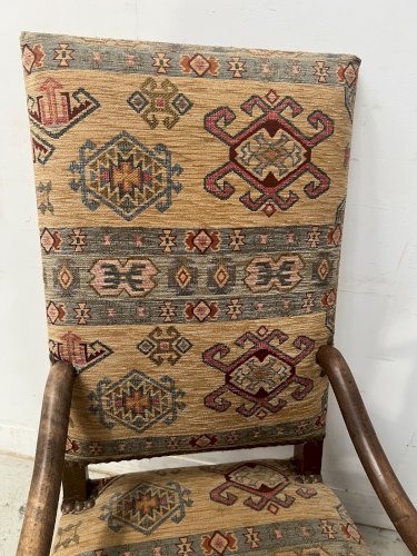 Suite de quatre fauteuils de style Louis XIII a haut dossier XX siècle