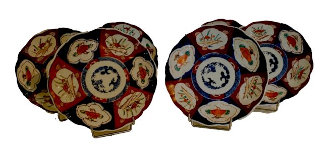 Suite de six assiettes a décor IMARI en porcelaine XIX siècle
