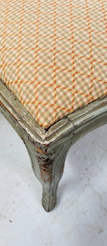 Suite de six chaises de style Louis XV en hetre laqué XX siècle