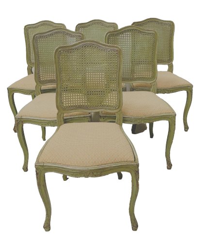 Suite de six chaises de style Louis XV en hetre laqué XX siècle