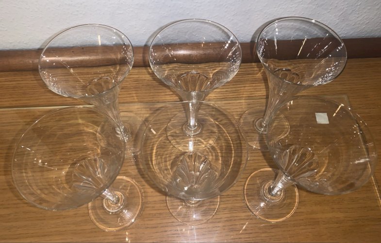 suite de six flûtes champenoises jambe creuse art déco verre soufflé taillé