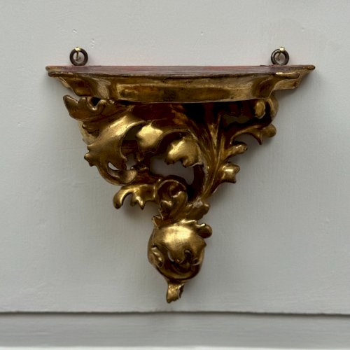 Suite de trois consoles en bois doré de type Rocaille fin XIXe M3928