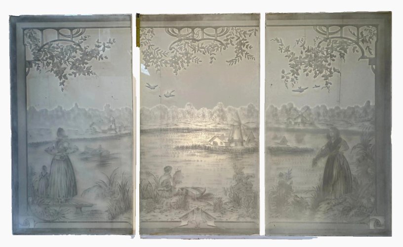 Suite de trois panneaux en verre gravé XX siècle