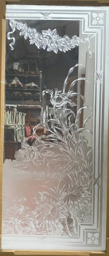 Suite de trois portes de séparation Art nouveau en bois et verre gravé XX siècle