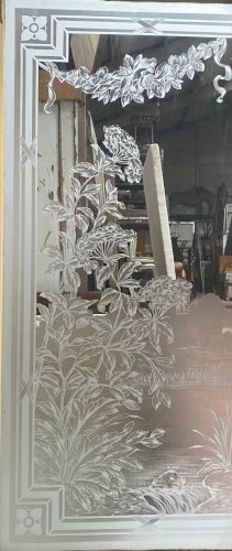 Suite de trois portes de séparation Art nouveau en bois et verre gravé XX siècle