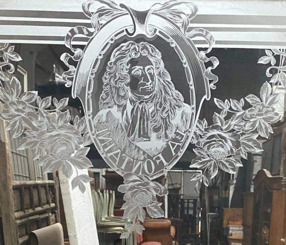 Suite de trois portes de séparation Art nouveau en bois et verre gravé XX siècle