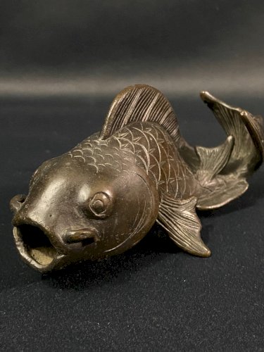 Sujet à la carpe en bronze Japon Meiji fin XIXe