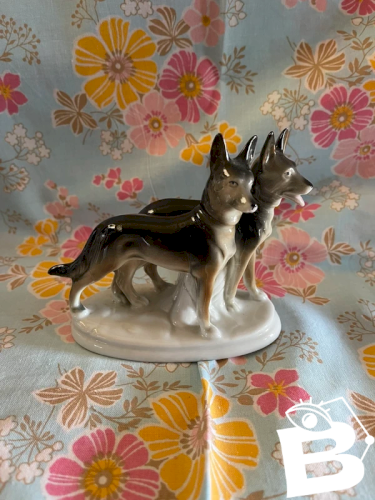 Sujet chien en porcelaine germany