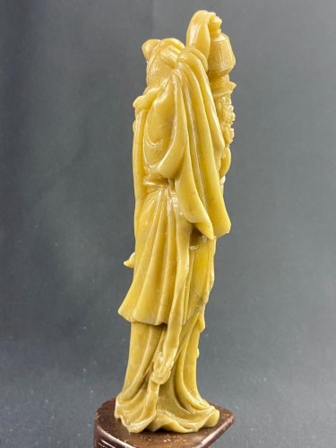 Sujet féminin en pierre finement sculptée Extrême-Orient Chine Japon