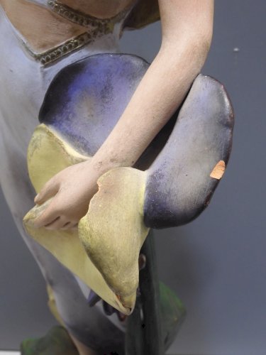 -SUJET JEUNE FEMME TERRE CUITE ART NOUVEAU signée L . VERGNANO ACCIDENTEE  D