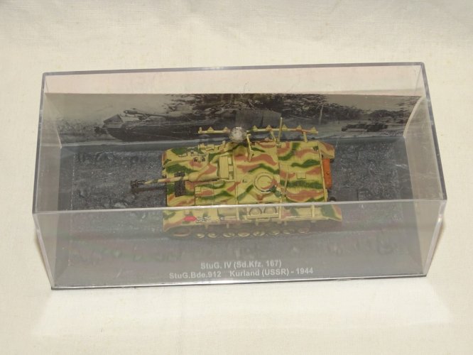 -SUJET MINIATURE CHAR STUG IV ( Sd.Kfz.167 ) Bde 912 KURLAND USSR 1944   D