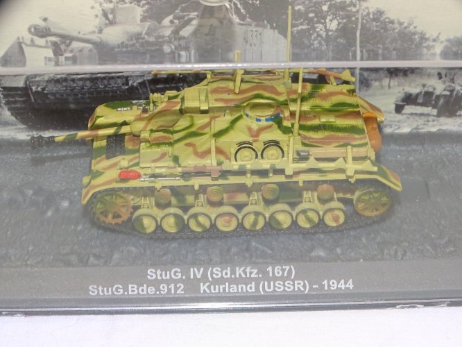 -SUJET MINIATURE CHAR STUG IV ( Sd.Kfz.167 ) Bde 912 KURLAND USSR 1944   D