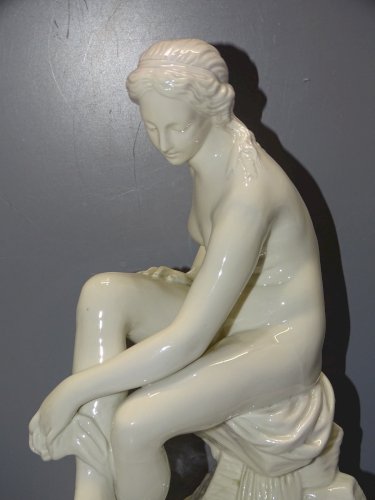 -SUJET PORCELAINE CAPODIMONTE BAIGNEUSE D'APRES FALCONET JUS de GRENIER    D