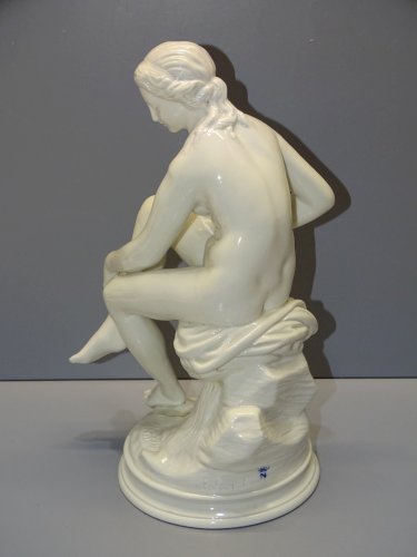 -SUJET PORCELAINE CAPODIMONTE BAIGNEUSE D'APRES FALCONET JUS de GRENIER    D