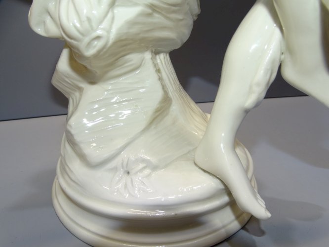 -SUJET PORCELAINE CAPODIMONTE BAIGNEUSE D'APRES FALCONET JUS de GRENIER    D