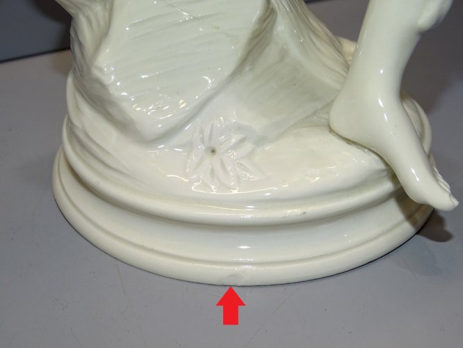 -SUJET PORCELAINE CAPODIMONTE BAIGNEUSE D'APRES FALCONET JUS de GRENIER    D