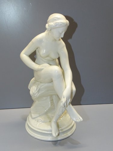 -SUJET PORCELAINE CAPODIMONTE BAIGNEUSE D'APRES FALCONET JUS de GRENIER    D