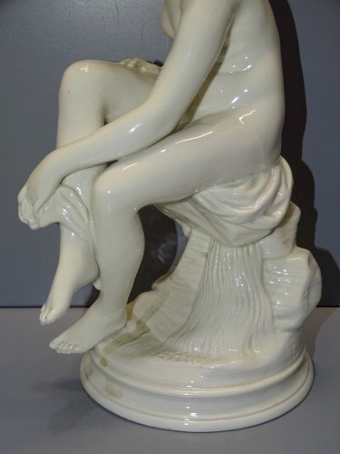 -SUJET PORCELAINE CAPODIMONTE BAIGNEUSE D'APRES FALCONET JUS de GRENIER    D