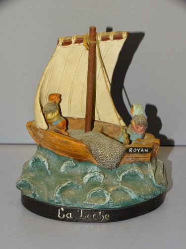 -SUJET TERRE CUITE L'ISLE ADAM SOUVENIR DE BORD DE MER LA PECHE ROYAN  D