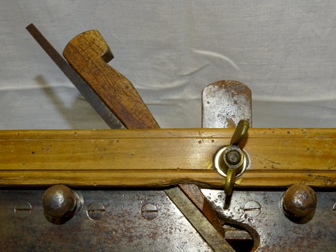 -SUPERBE ANCIEN RABOT BOIS A CHANFREINER OUTIL ANCIEN COLLECTION OUTIL ANCIEN  D