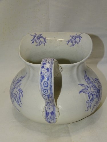 -SUPERBE BROC de TOILETTE CERAMIQUE CHOISY LE ROI décor PERROQUETS MAUVES   D