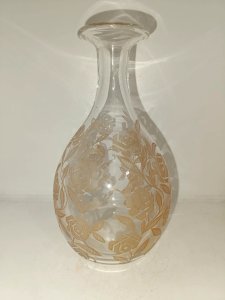 superbe Carafe en cristal de Baccarat modèle Fontenay à décor gravé de roses Art Déco