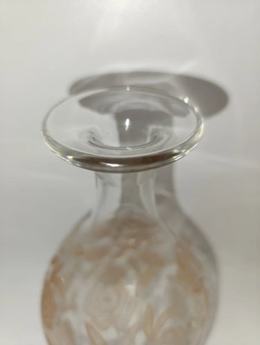 superbe Carafe en cristal de Baccarat modèle Fontenay à décor gravé de roses Art Déco