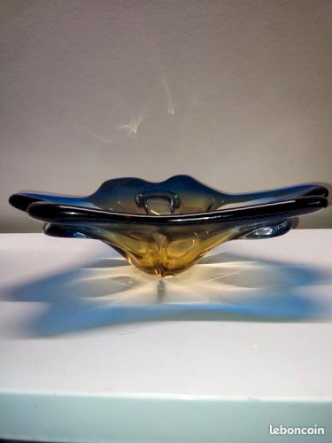 Superbe coupe en verre de murano bleutee degradée jaune en bon etat( made in chiner)