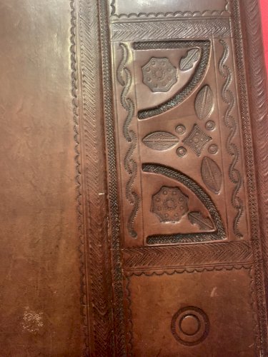 Superbe écritoire sous-main de bureau en cuir repoussé motifs art déco