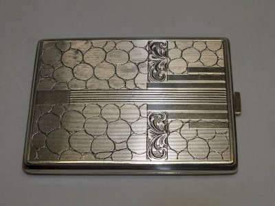 -SUPERBE ETUI A CIGARETTES ART DECO en ARGENT COLLECTION VITRINE 141 g    D