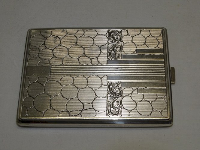 -SUPERBE ETUI A CIGARETTES ART DECO en ARGENT COLLECTION VITRINE 141 g    D
