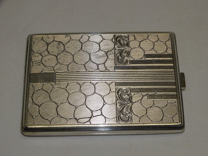 -SUPERBE ETUI A CIGARETTES ART DECO en ARGENT COLLECTION VITRINE 141 g    D