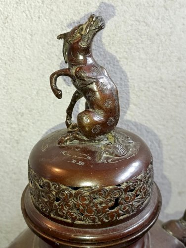 superbe grand brule parfum ancien en bronze asiatique (japonais?) en bon etat