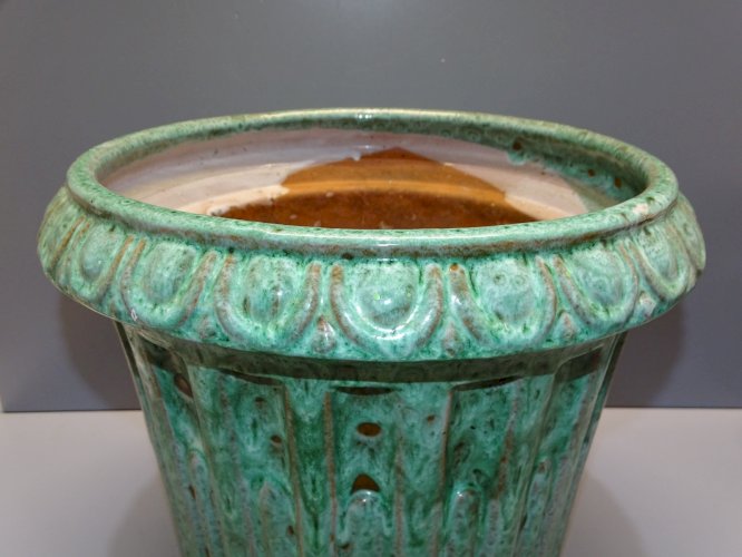 -SUPERBE GRAND CACHE POT TERRE CUITE EMAILLEE VERT Façon VALLAURIS non signé  D