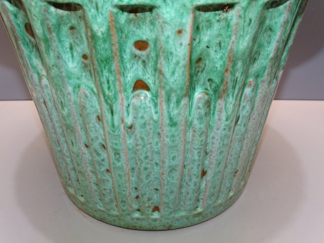 -SUPERBE GRAND CACHE POT TERRE CUITE EMAILLEE VERT Façon VALLAURIS non signé  D