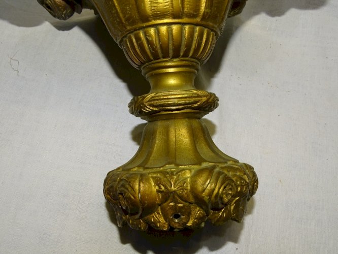 -SUPERBE GRAND PLAFONNIER en BRONZE à décor de ROSES  gravé YG à l'intérieur   D