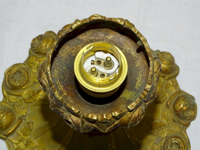 -SUPERBE GRAND PLAFONNIER en BRONZE à décor de ROSES  gravé YG à l'intérieur   D