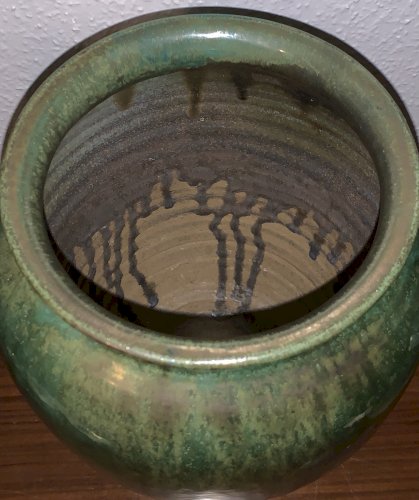 Superbe grand vase en grès vert irisé signé à identifier école de Carriès 1900's