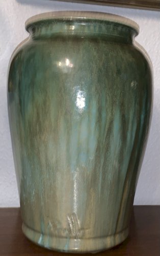Superbe grand vase en grès vert irisé signé à identifier école de Carriès 1900's