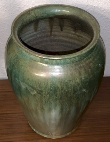 Superbe grand vase en grès vert irisé signé à identifier école de Carriès 1900's