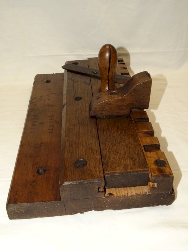 -SUPERBE GREFFOIR EN BOIS ANCIEN Gravé BIBARD à JARNAC COLLECTION OUTIL ANCIEN D